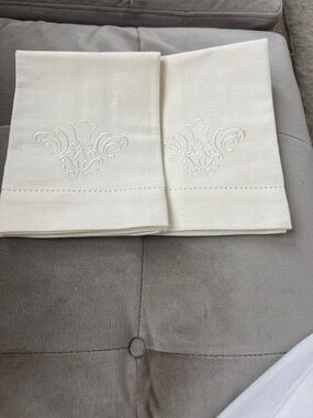 Two New Classic White Embroidered Linen Table Napkins_ Square 15.5 x 15.5 inch